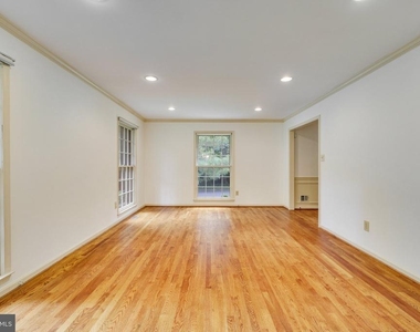 1427 Laurel Road - Photo Thumbnail 12
