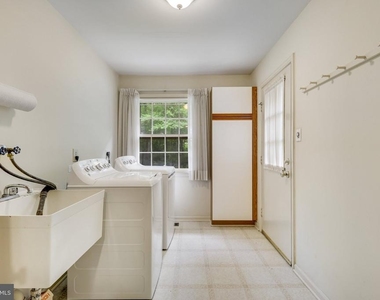 1427 Laurel Road - Photo Thumbnail 24