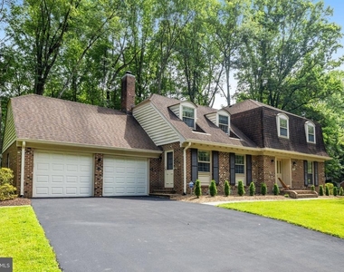 1427 Laurel Road - Photo Thumbnail 2