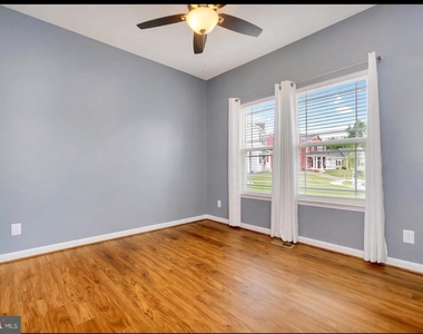 106 Ridgeway Street - Photo Thumbnail 3