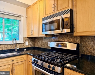 1628 Ripon Place - Photo Thumbnail 6
