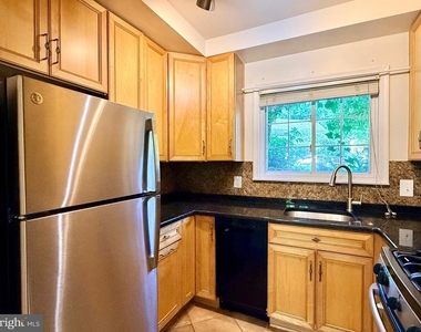 1628 Ripon Place - Photo Thumbnail 7