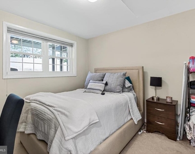 2711 S Walter Reed Drive S - Photo Thumbnail 21