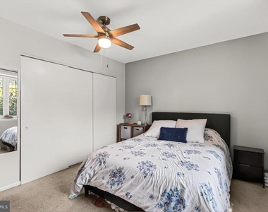 2711 S Walter Reed Drive S - Photo Thumbnail 19