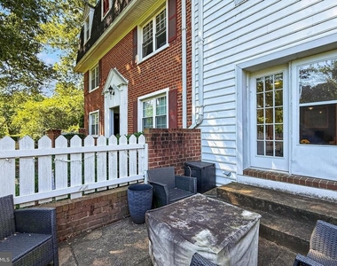 2711 S Walter Reed Drive S - Photo Thumbnail 27