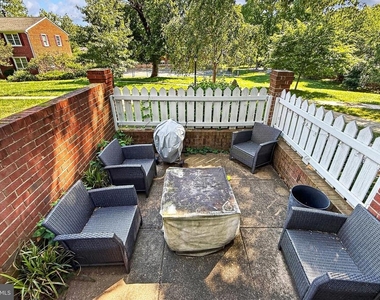 2711 S Walter Reed Drive S - Photo Thumbnail 24