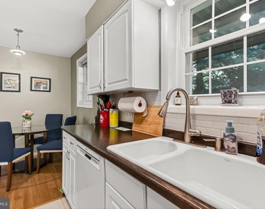 2711 S Walter Reed Drive S - Photo Thumbnail 16