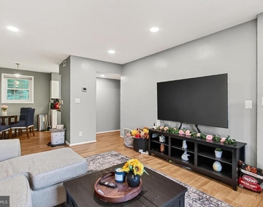 2711 S Walter Reed Drive S - Photo Thumbnail 6