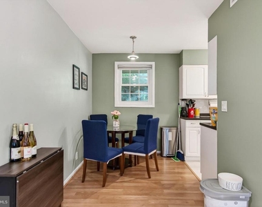 2711 S Walter Reed Drive S - Photo Thumbnail 10