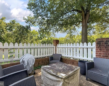 2711 S Walter Reed Drive S - Photo Thumbnail 26