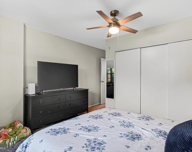 2711 S Walter Reed Drive S - Photo Thumbnail 20