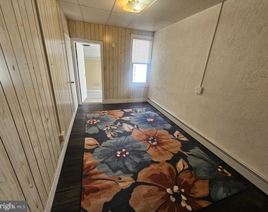 605 E Centre Street - Photo Thumbnail 9