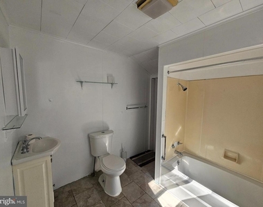 605 E Centre Street - Photo Thumbnail 15