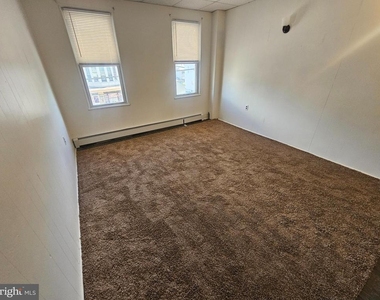 605 E Centre Street - Photo Thumbnail 14
