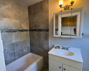 2037 N 8th Street - Photo Thumbnail 5