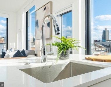 1131 N Front Street - Photo Thumbnail 19