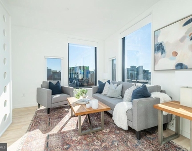 1131 N Front Street - Photo Thumbnail 4