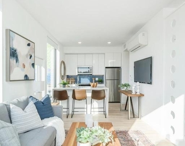 1131 N Front Street - Photo Thumbnail 7