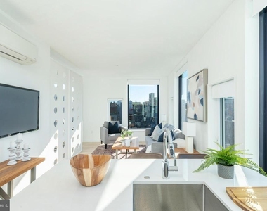 1131 N Front Street - Photo Thumbnail 3