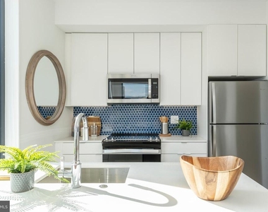1131 N Front Street - Photo Thumbnail 14