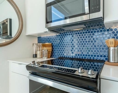 1131 N Front Street - Photo Thumbnail 21