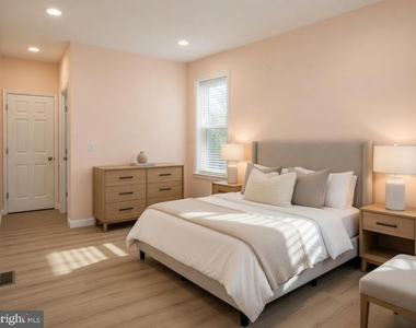1558 N Randolph Street - Photo Thumbnail 5