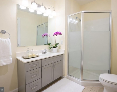 1558 N Randolph Street - Photo Thumbnail 18