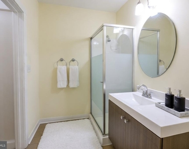 1558 N Randolph Street - Photo Thumbnail 24