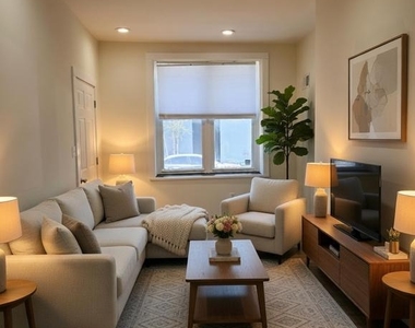 1558 N Randolph Street - Photo Thumbnail 2