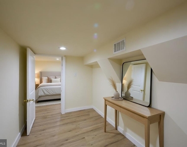 1558 N Randolph Street - Photo Thumbnail 8