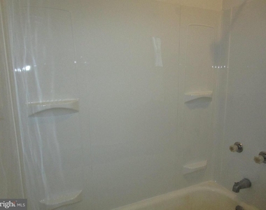 1300 Wagner Avenue - Photo Thumbnail 14