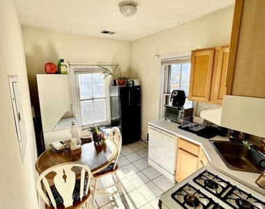 4253 Ridge Avenue - Photo Thumbnail 5