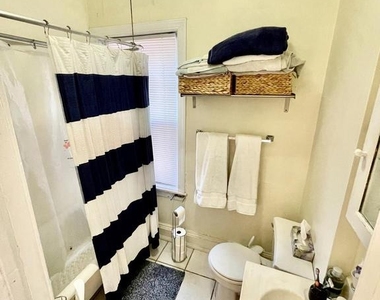4253 Ridge Avenue - Photo Thumbnail 9