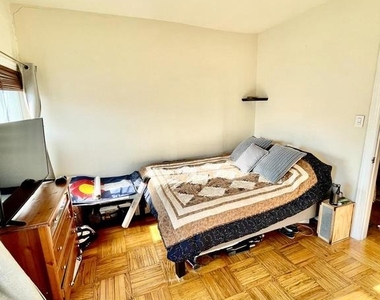 4253 Ridge Avenue - Photo Thumbnail 8