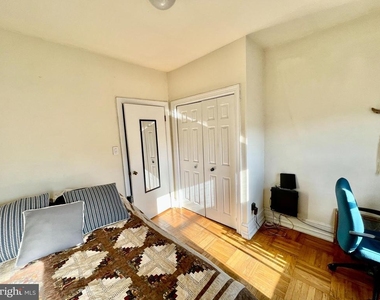 4253 Ridge Avenue - Photo Thumbnail 2