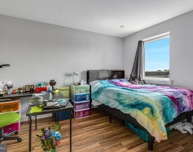 3965 Lancaster Avenue - Photo Thumbnail 8