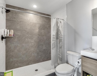 3965 Lancaster Avenue - Photo Thumbnail 11