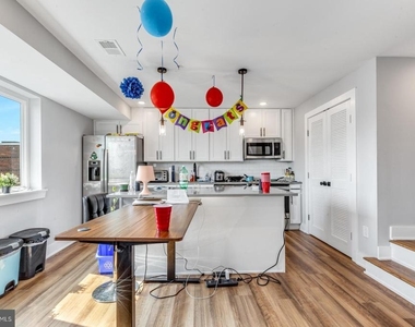 3965 Lancaster Avenue - Photo Thumbnail 3