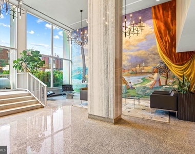 604 S Washington Square - Photo Thumbnail 14