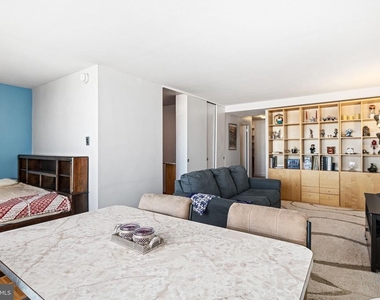 604 S Washington Square - Photo Thumbnail 4
