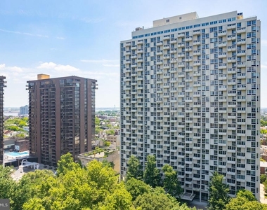 604 S Washington Square - Photo Thumbnail 23