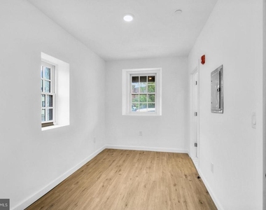 7037 Ridge Avenue - Photo Thumbnail 8