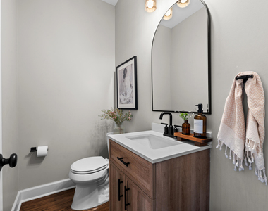 819 Irving Avenue - Photo Thumbnail 33