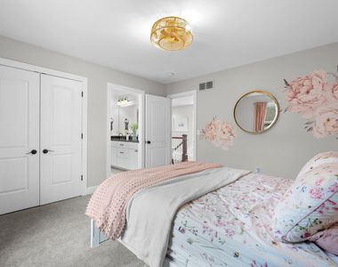 819 Irving Avenue - Photo Thumbnail 37