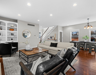 819 Irving Avenue - Photo Thumbnail 8