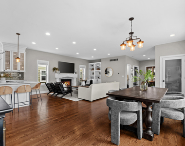 819 Irving Avenue - Photo Thumbnail 9