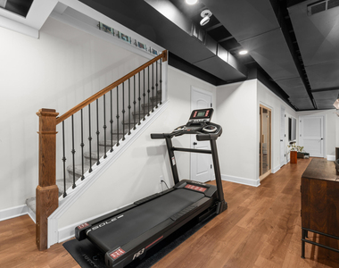 819 Irving Avenue - Photo Thumbnail 26