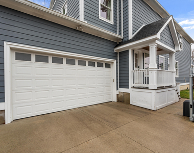 819 Irving Avenue - Photo Thumbnail 2