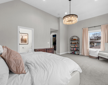 819 Irving Avenue - Photo Thumbnail 24