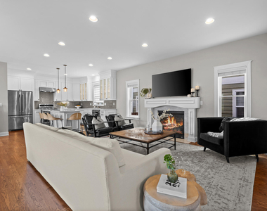 819 Irving Avenue - Photo Thumbnail 10